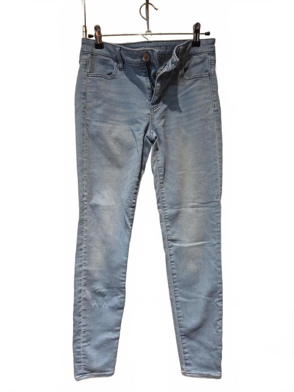 American Eagle Super Stretch Jegging. Size 4. Light Wash